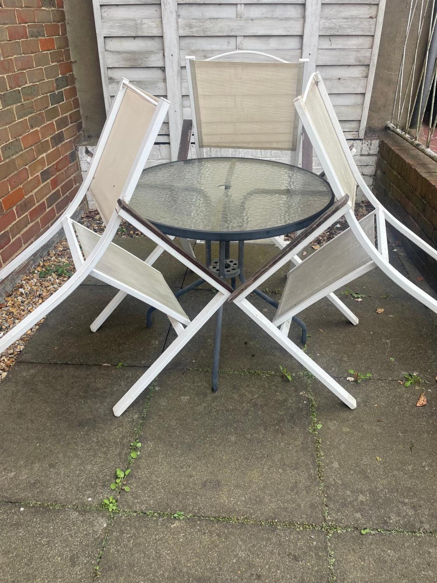 Luxurious In Kent With Easy Access To London Apartment
